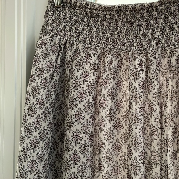 Joie gray and pink print mini skirt. Size M. - Picture 3 of 8